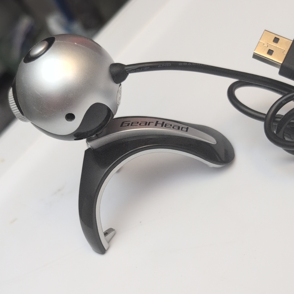 High-Definition Silver Webcam - Picture 2 of 6